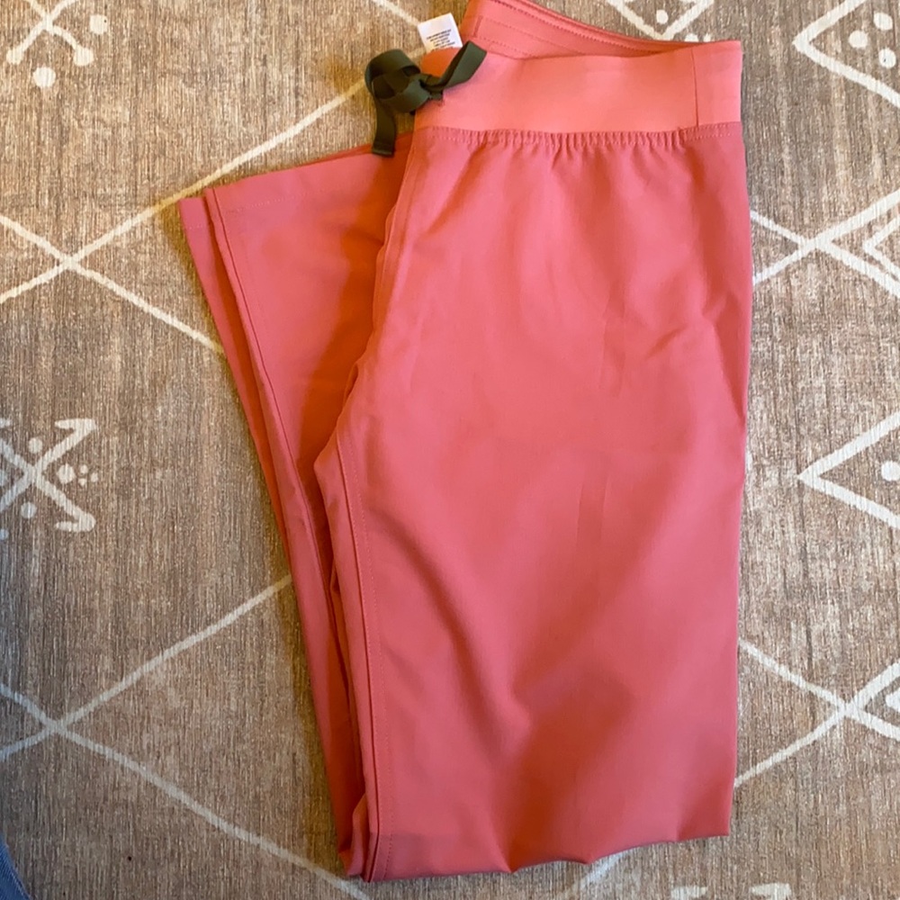 Pink Livingston Scrub Pants XS Petite